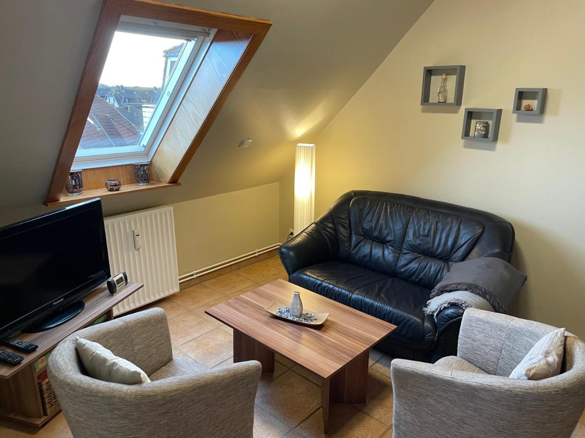 Modernisierte Ferienwohnung Friedrichskoog - Spitze, Gegenueber Mutter-Kind-Klinik Bagian luar foto